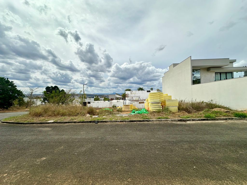 Lote no Caminho da Floresta, Vitali