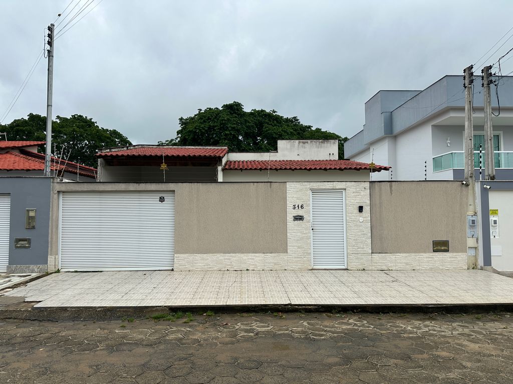 Oportunidade no Riviera: Casa 3 Quartos (Porteira Fechada) ? Só entrar e morar!