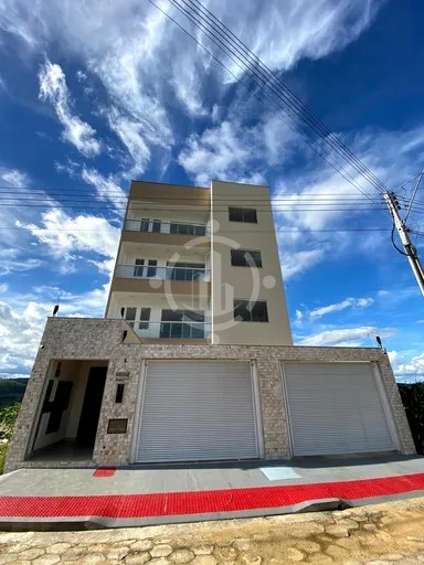 Apartamento para Alugar com 2 quartos, 2 banheiros, 1 vaga e 75m² por R$ 2.000